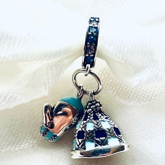 🧣 NWOT Beanie Hat & Mitten Charm ❄️ - Picture 5 of 11